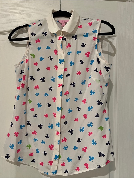 Lilly Pulitzer Tops - Sleeveless Collared Blouse with Colorful Clover Print Lilly Pulitzer